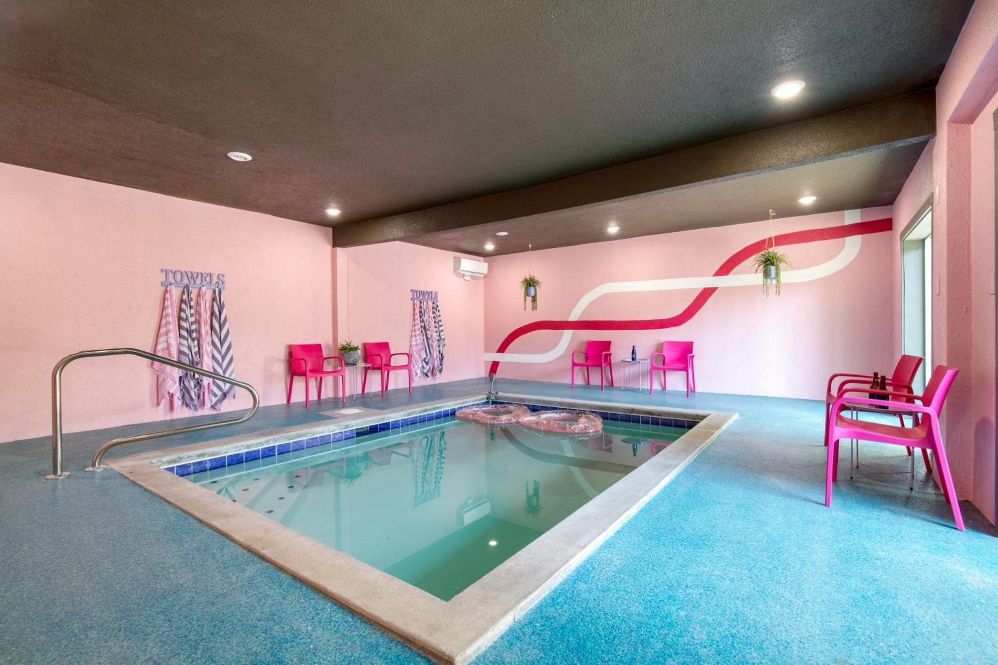Pink Pines Avantstay Luxury Aesthetic Dream Home Indoor Pool Hot Tub Pigeon Forge Luaran gambar